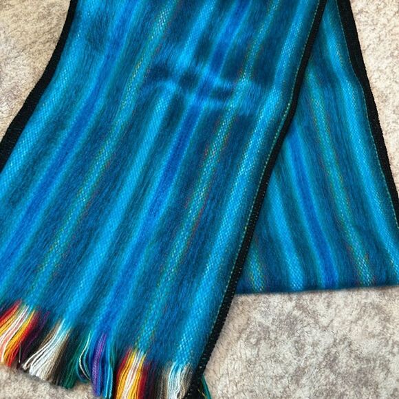 Beautiful alpaca scarf from Ecuador so soft and warm! - Picture 12 of 12